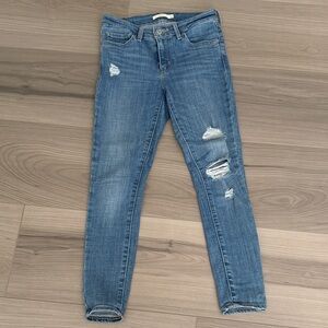 Levi’s 711 Skinny